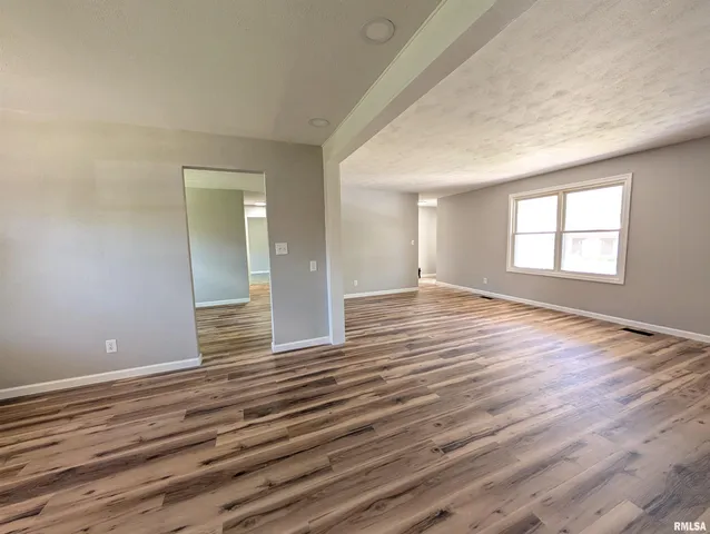 $229,900 | 6403 North Talisman Terrace, Peoria, IL 61615