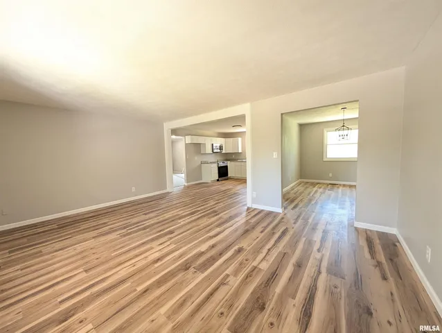 $229,900 | 6403 North Talisman Terrace, Peoria, IL 61615