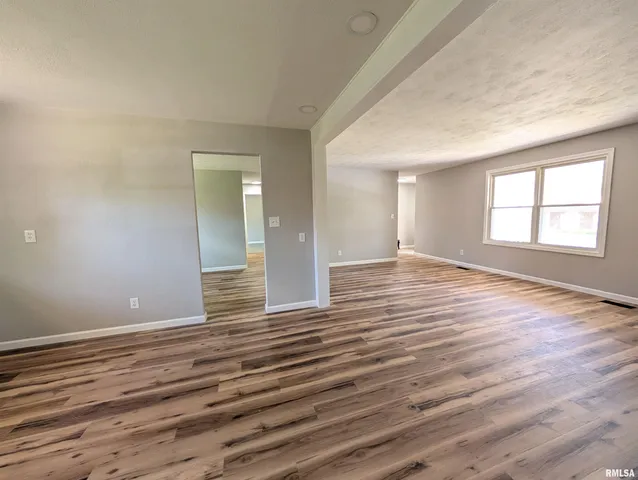 $229,900 | 6403 North Talisman Terrace, Peoria, IL 61615