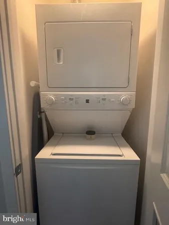 $2,600 | 1800 Wilson Boulevard, Unit 131, Arlington, VA 22201