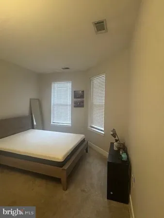 $2,600 | 1800 Wilson Boulevard, Unit 131, Arlington, VA 22201