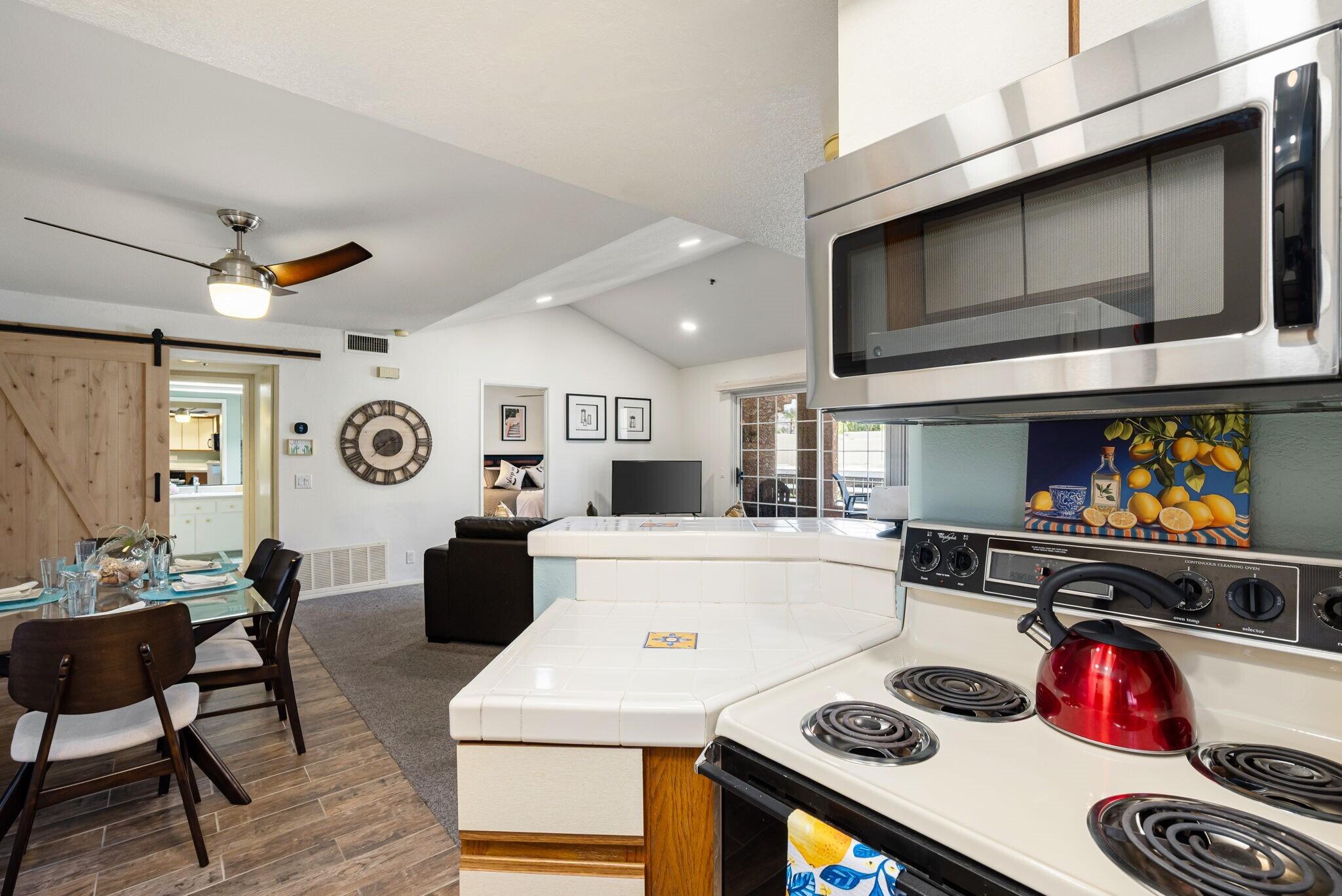 2700 Lawrence Crossley Road, Unit 22 Palm Springs, CA 92264 - Photo 15 of 41 Kitchen 4