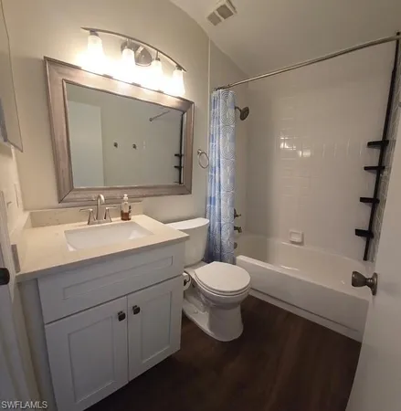 $2,100 | 7725 Jewel Lane, Unit 202, Naples, FL 34109