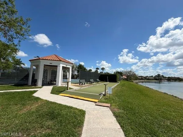 $2,100 | 7725 Jewel Lane, Unit 202, Naples, FL 34109