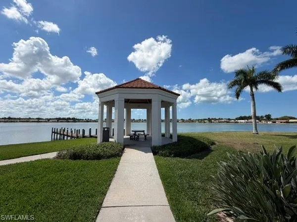 $2,100 | 7725 Jewel Lane, Unit 202, Naples, FL 34109