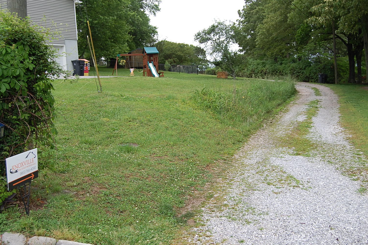 2413 Chimney Ridge Road Knoxville, TN 37923 - Photo 3 of 40 Driveway Entrance