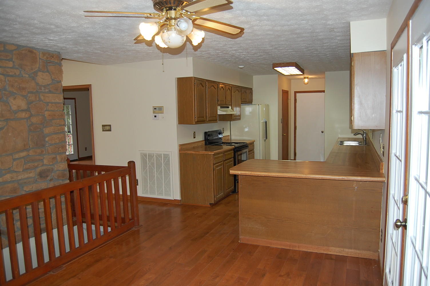 2413 Chimney Ridge Road Knoxville, TN 37923 - Photo 21 of 40 Eat In Kitchen
