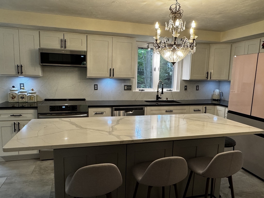 21 Woodridge Road Milford, MA 01757 - Photo 16 of 37