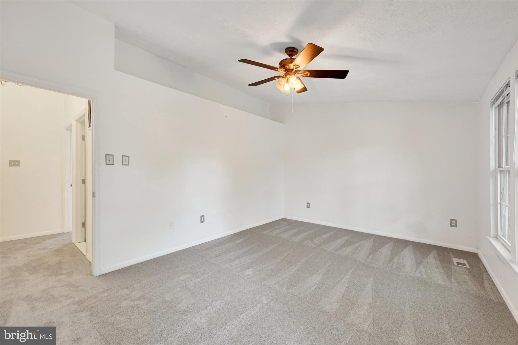 7767 Paddock Way Baltimore, MD 21244 - Photo 16 of 32