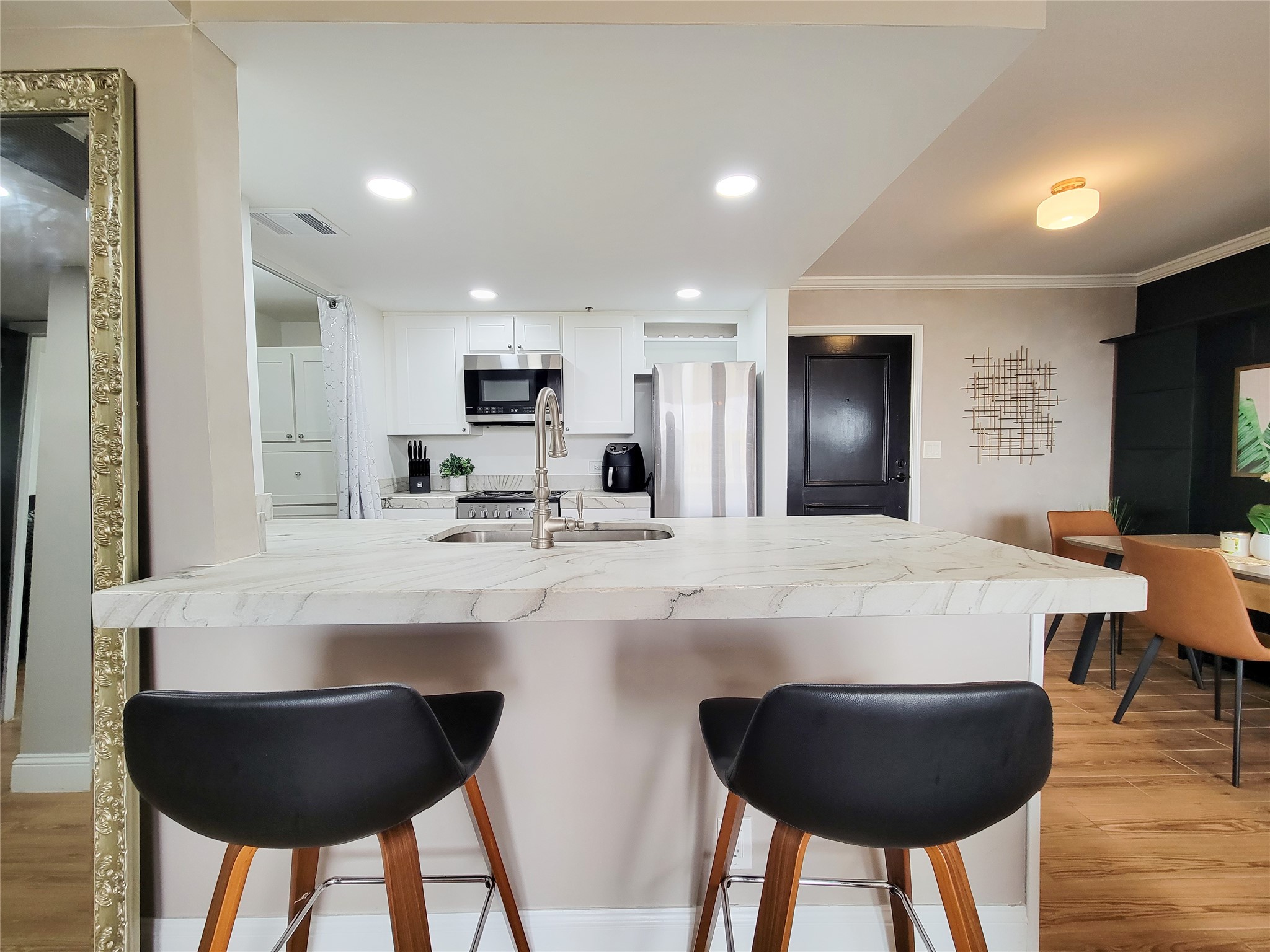 3525 Sage Road, Unit 908 Houston, TX 77056 - Photo 16 of 47