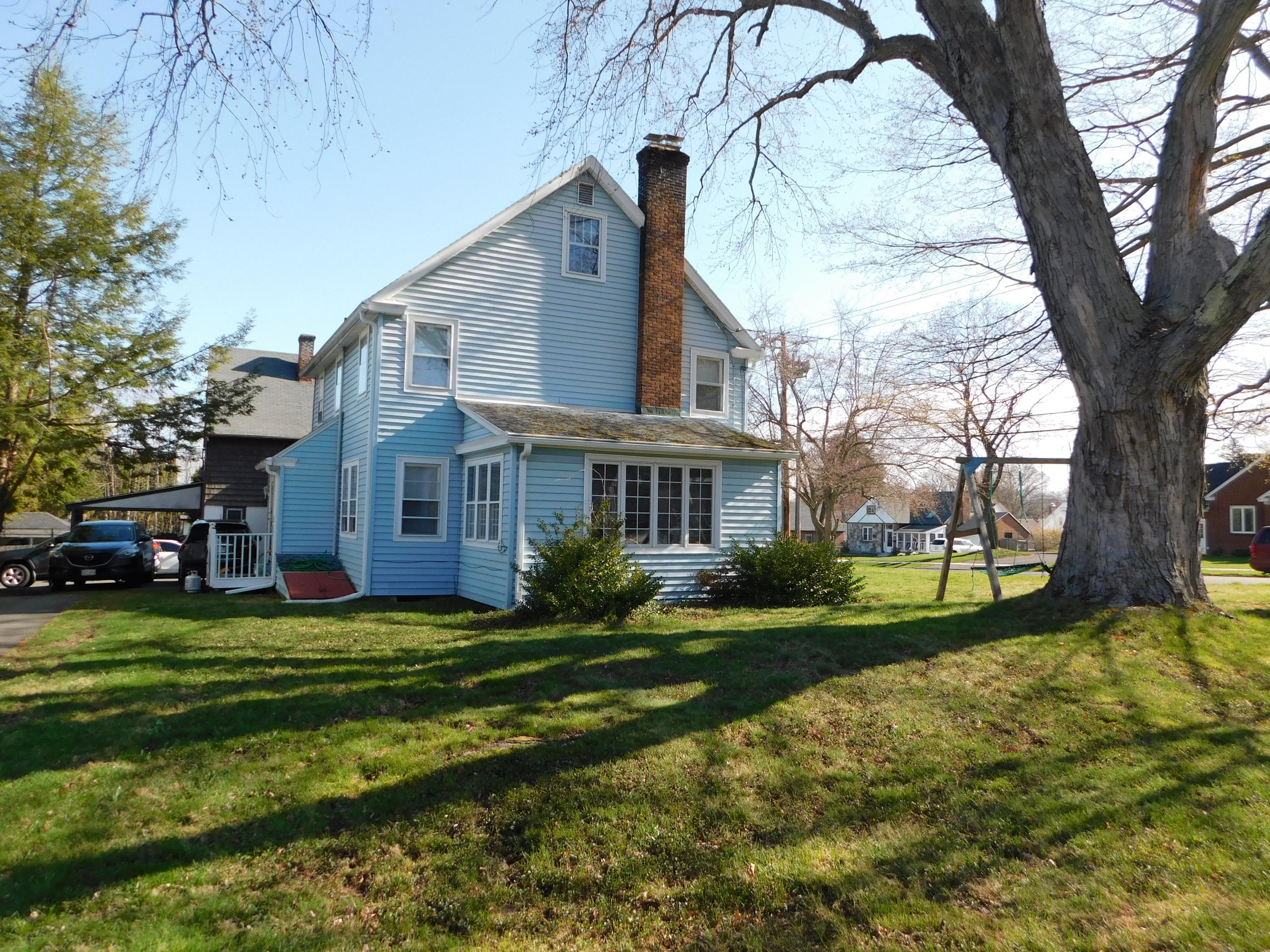 178 Holmes Road Pittsfield, MA 01201 - Photo 4 of 51 DSCN0517