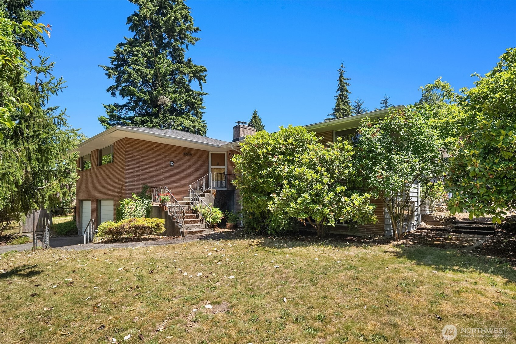 8725 Maple Lane Edmonds, WA 98026 - Photo 2 of 28