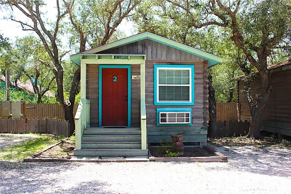 $1,275 | 2328 Chaparral Street, Rockport, TX 78382