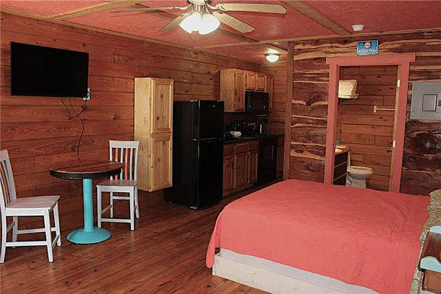 $1,275 | 2328 Chaparral Street, Rockport, TX 78382