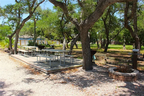 $1,275 | 2328 Chaparral Street, Rockport, TX 78382