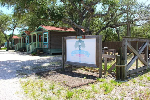 $1,275 | 2328 Chaparral Street, Rockport, TX 78382