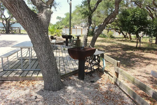 $1,275 | 2328 Chaparral Street, Rockport, TX 78382