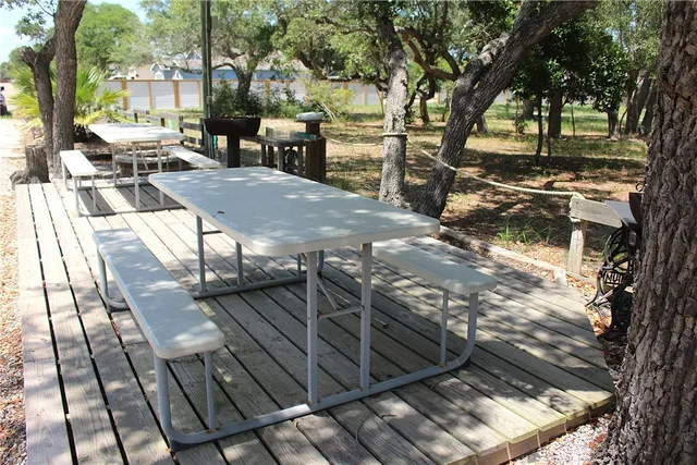 $1,275 | 2328 Chaparral Street, Rockport, TX 78382