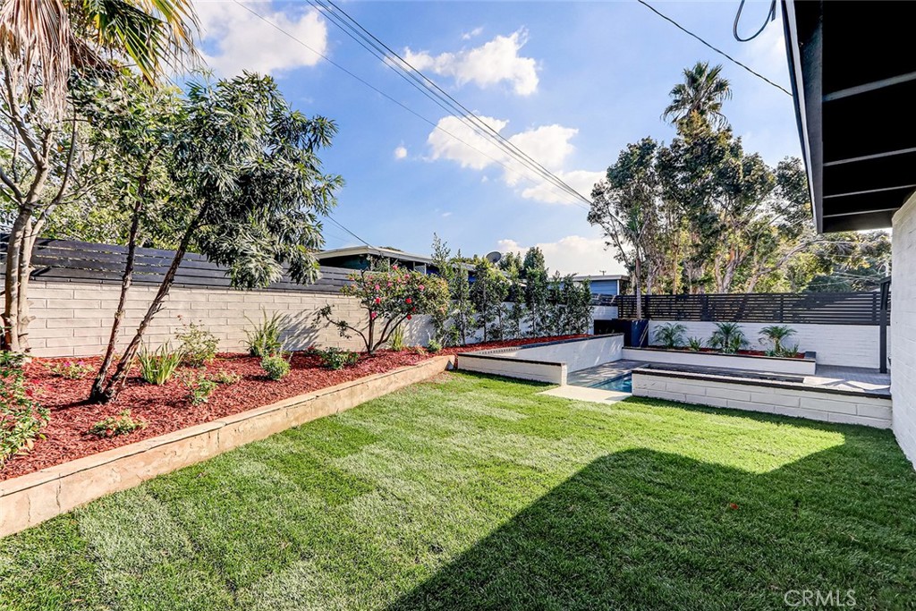 876 Center Street El Segundo, CA 90245 - Photo 17 of 55