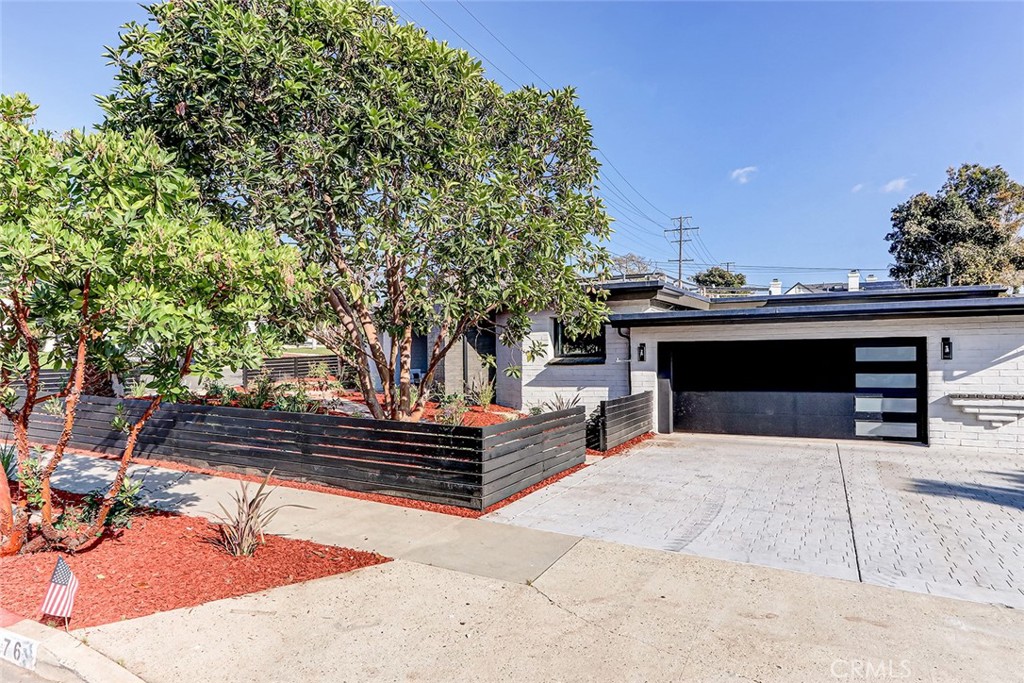 876 Center Street El Segundo, CA 90245 - Photo 2 of 55