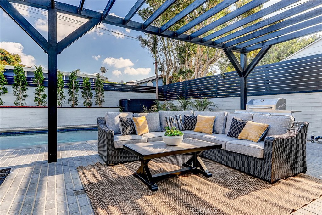 876 Center Street El Segundo, CA 90245 - Photo 6 of 55