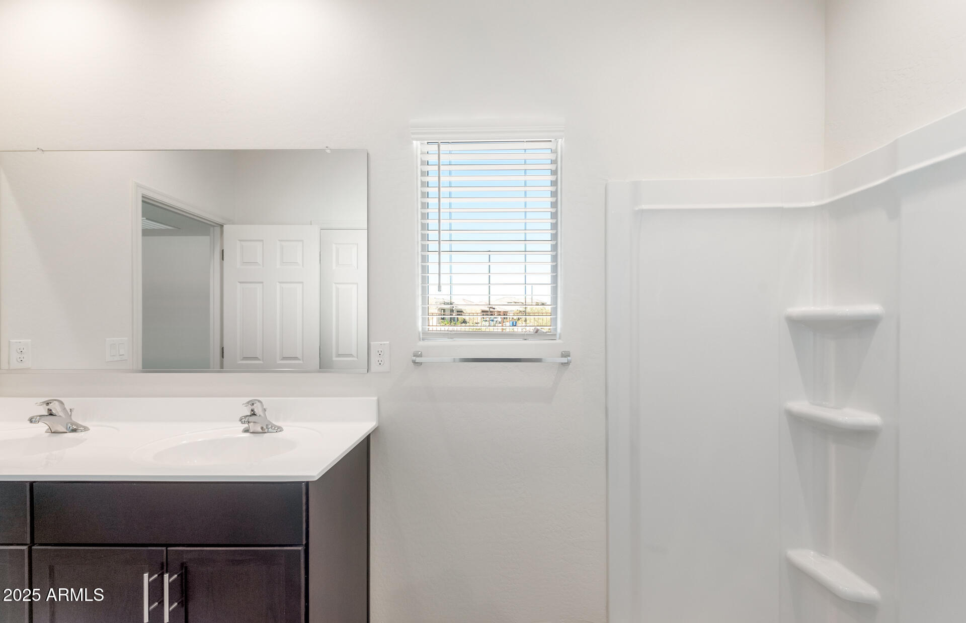 25456 West Chipman Road Buckeye, AZ 85326 - Photo 14 of 19 13 - Owner Bathroom