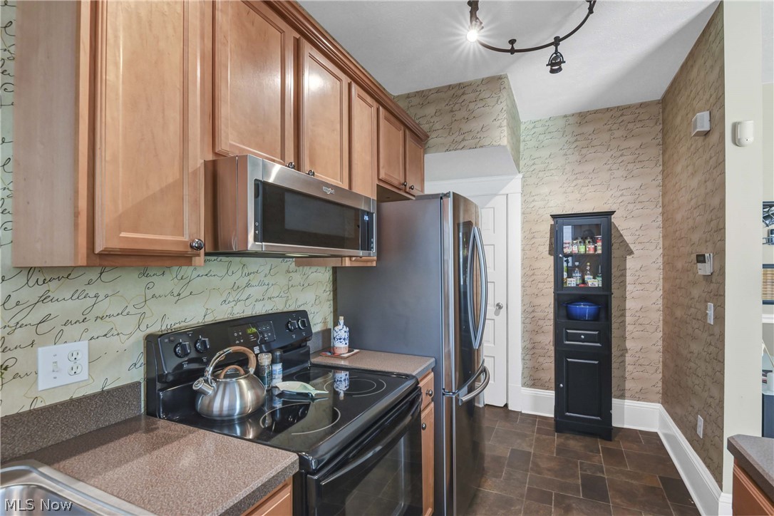 2807 Clinton Avenue Cleveland, OH 44113 - Photo 13 of 35 Gallery Image 13