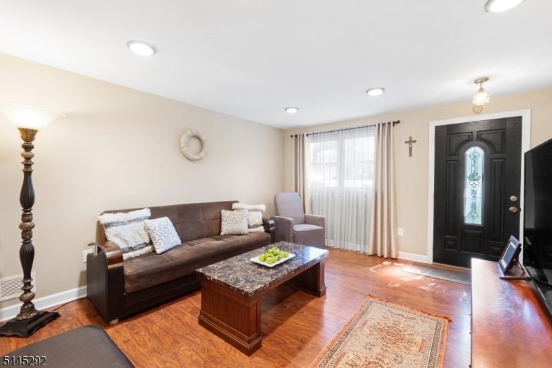 1280 Oxford Road Bridgewater, NJ 08807 - Photo 3 of 35