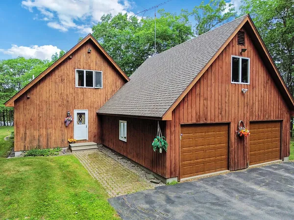 $849,900 | 691 Middle Road, Dresden, ME 04342