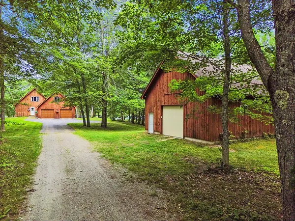 $849,900 | 691 Middle Road, Dresden, ME 04342