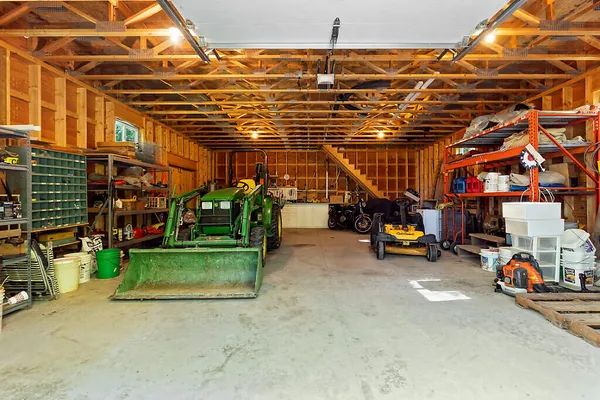 $849,900 | 691 Middle Road, Dresden, ME 04342