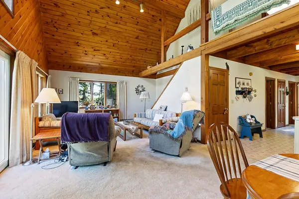 $849,900 | 691 Middle Road, Dresden, ME 04342