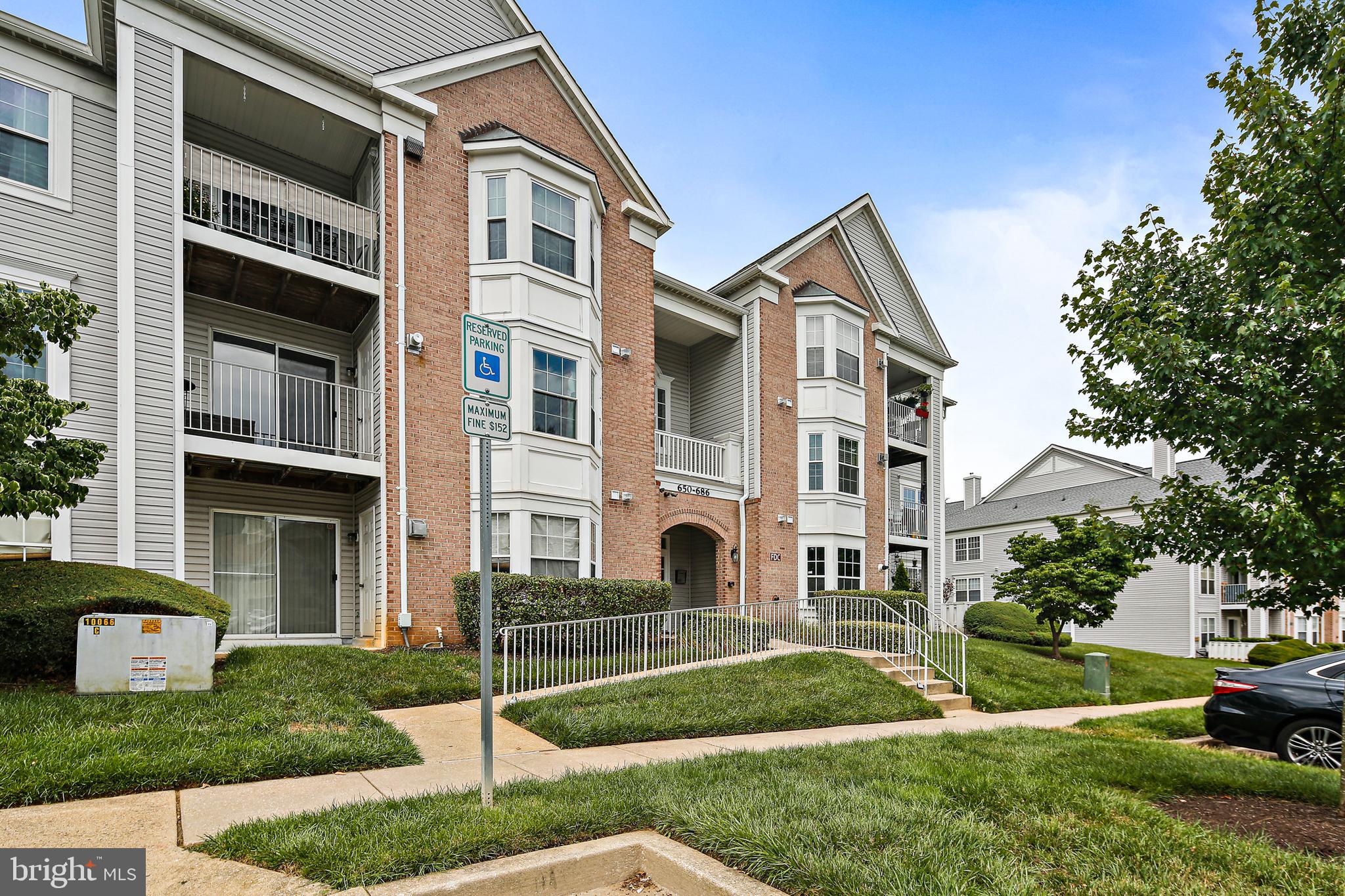 686 Kennington Road, Unit 686 Reisterstown, MD 21136 - Photo 3 of 41