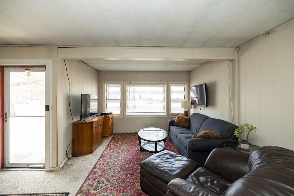 26 Steven Road Westborough, MA 01581 - Photo 3 of 28 Gallery Image 3