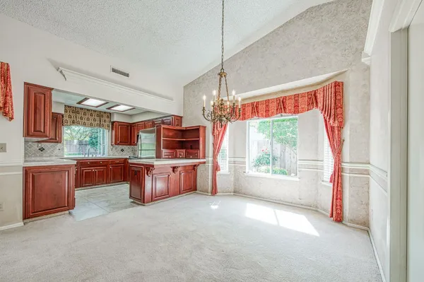 $499,500 | 335 McKelvy Avenue, Clovis, CA 93611