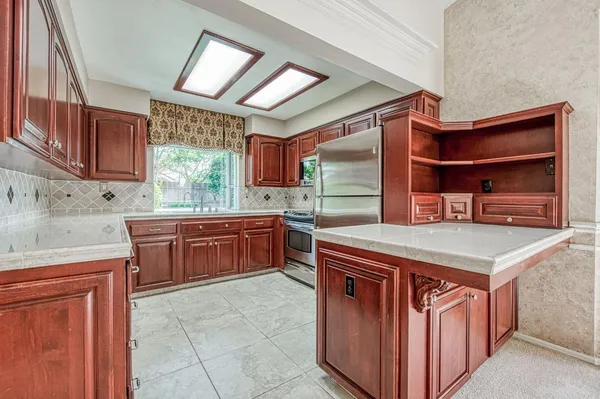 $499,500 | 335 McKelvy Avenue, Clovis, CA 93611