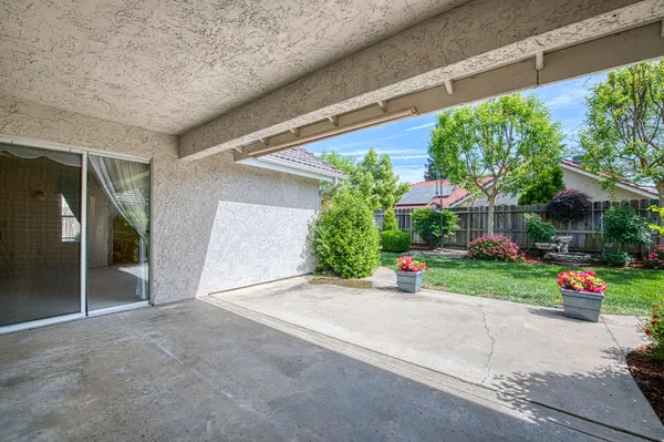$499,500 | 335 McKelvy Avenue, Clovis, CA 93611