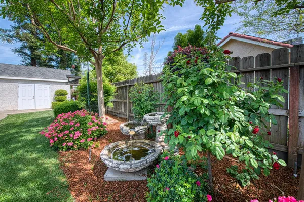 $499,500 | 335 McKelvy Avenue, Clovis, CA 93611