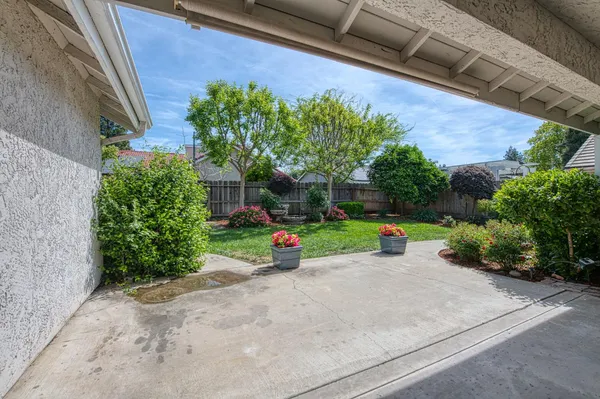 $499,500 | 335 McKelvy Avenue, Clovis, CA 93611