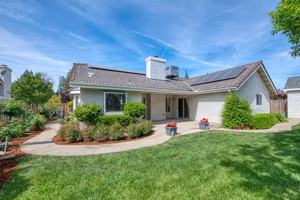 $499,500 | 335 McKelvy Avenue, Clovis, CA 93611