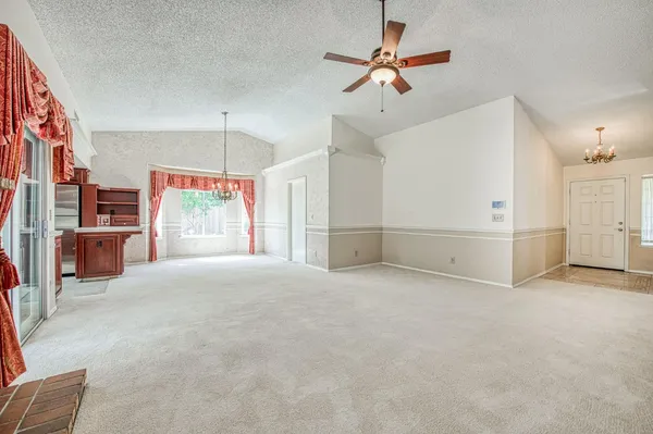 $499,500 | 335 McKelvy Avenue, Clovis, CA 93611