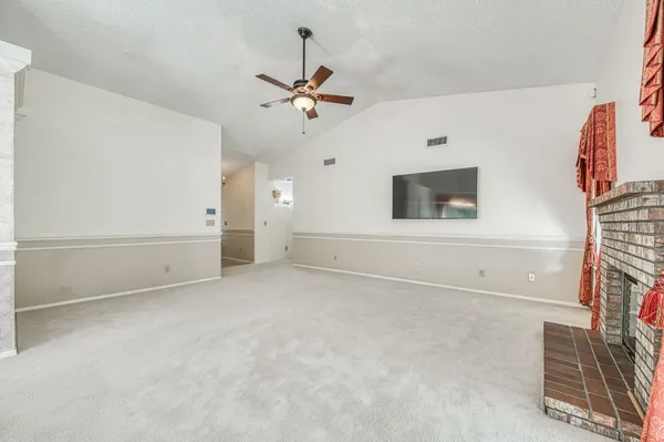$499,500 | 335 McKelvy Avenue, Clovis, CA 93611