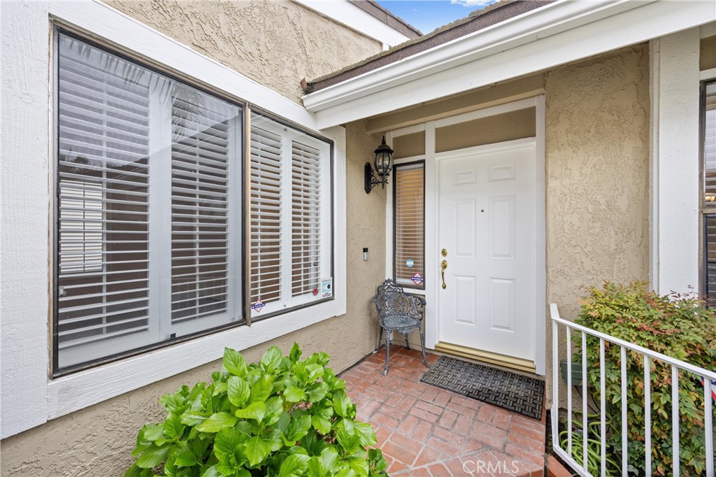 10 Coldstream, Unit 50 Irvine, CA 92604 - Photo 5 of 50 a porch with seating space
