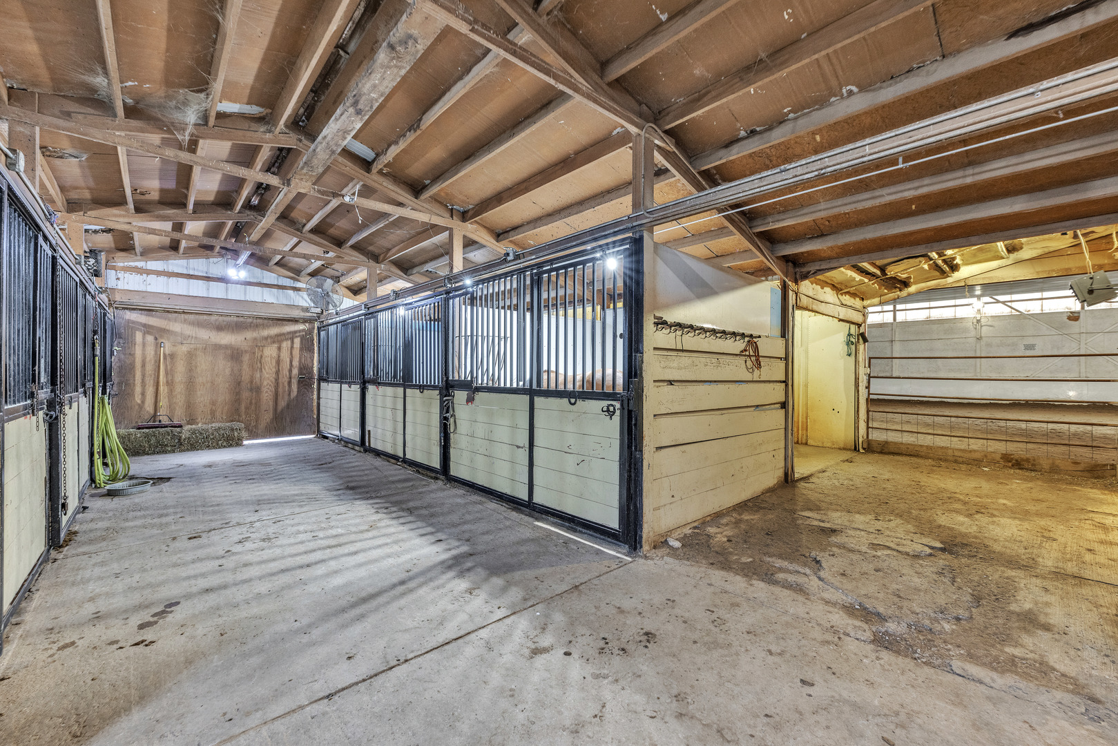 13745 West Bruns Road Manhattan, IL 60442 - Photo 10 of 55 a view of a garage