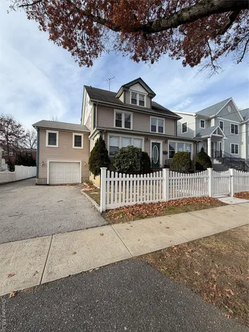 $4,300 | 52 Nelson Avenue, Unit 2, Harrison, NY 10528