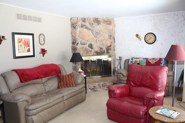 2892 Benstein Road Walled Lake, MI 48390 - Photo 2 of 12 Living Rm with Firepalce.jpg
