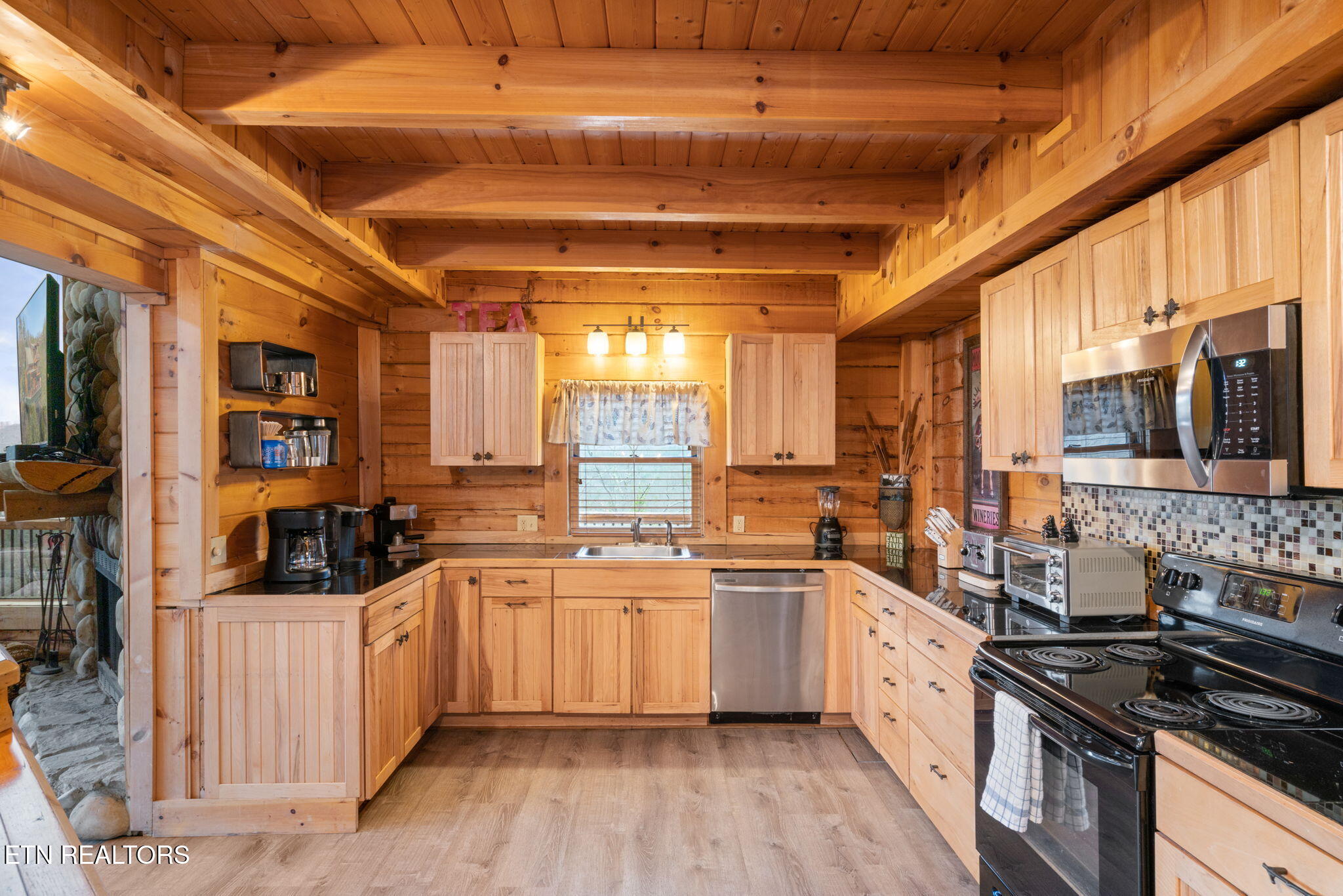 3545 Carsons Ridge Way Sevierville, TN 37862 - Photo 12 of 60 33-web-or-mls-SPV32-20230224