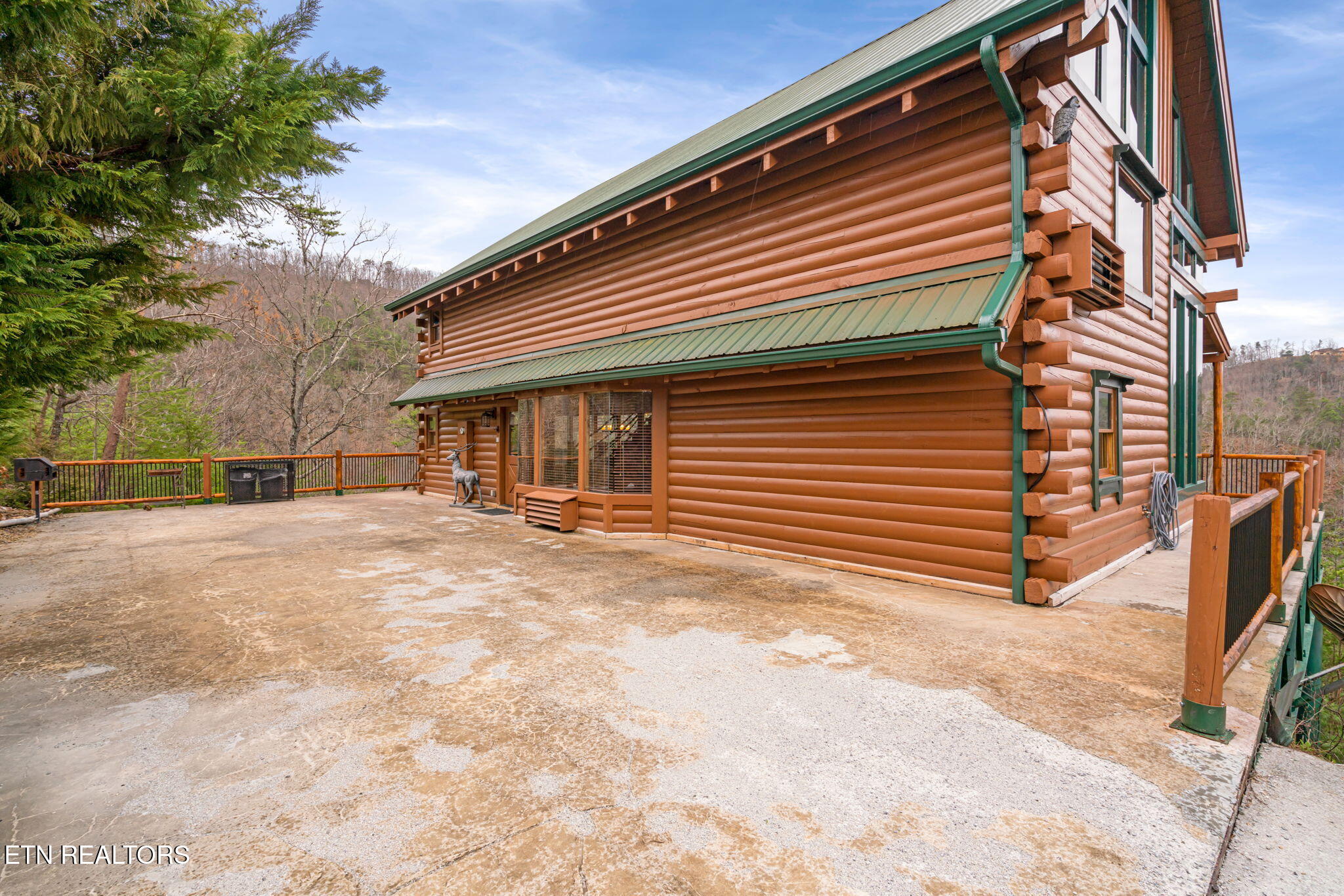 3545 Carsons Ridge Way Sevierville, TN 37862 - Photo 4 of 60 6-web-or-mls-SPV5-20230224