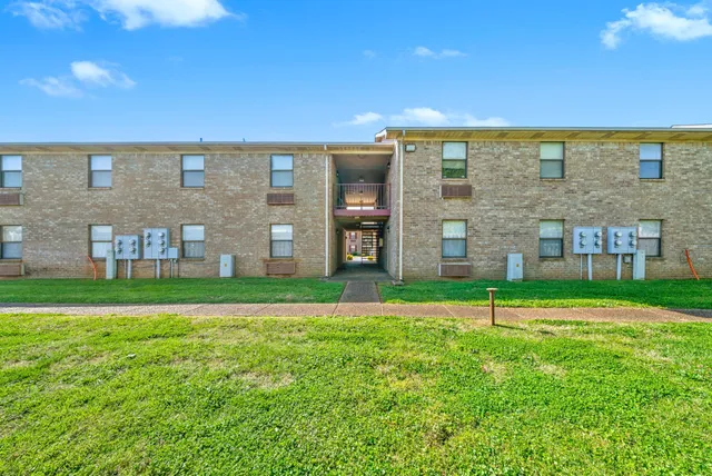 $695 | 102 Laurel Cove Drive, Unit 32, Hopkinsville, KY 42240