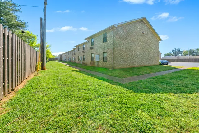 $695 | 102 Laurel Cove Drive, Unit 32, Hopkinsville, KY 42240